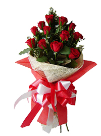 12 Roses Hand Bouquet 